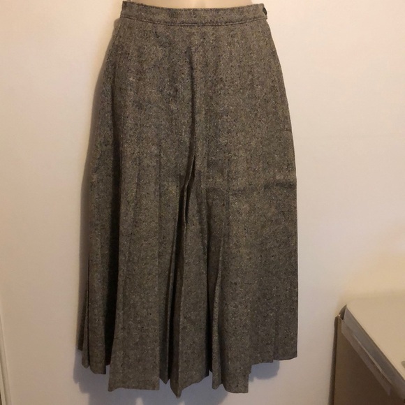 Pendleton Dresses & Skirts - Pendleton 100% Virgin Wool Women’s Size 6 Skirt